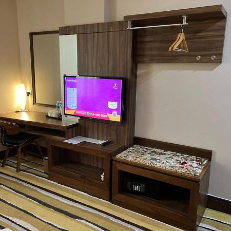 Nova Hotel Мири Екстериор снимка