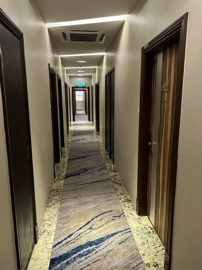 Nova Hotel Мири Екстериор снимка